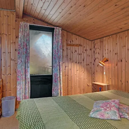Feriehus Three-bedroom In Tranekar