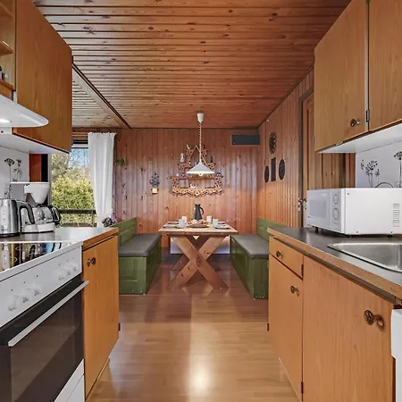 Feriehus Three-bedroom In Tranekar Tranekær