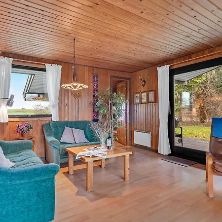 Three-bedroom In Tranekar Feriehus *